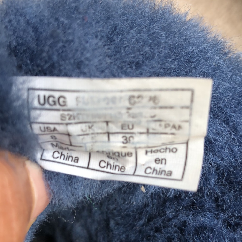 Uggs Size 8 - image 5